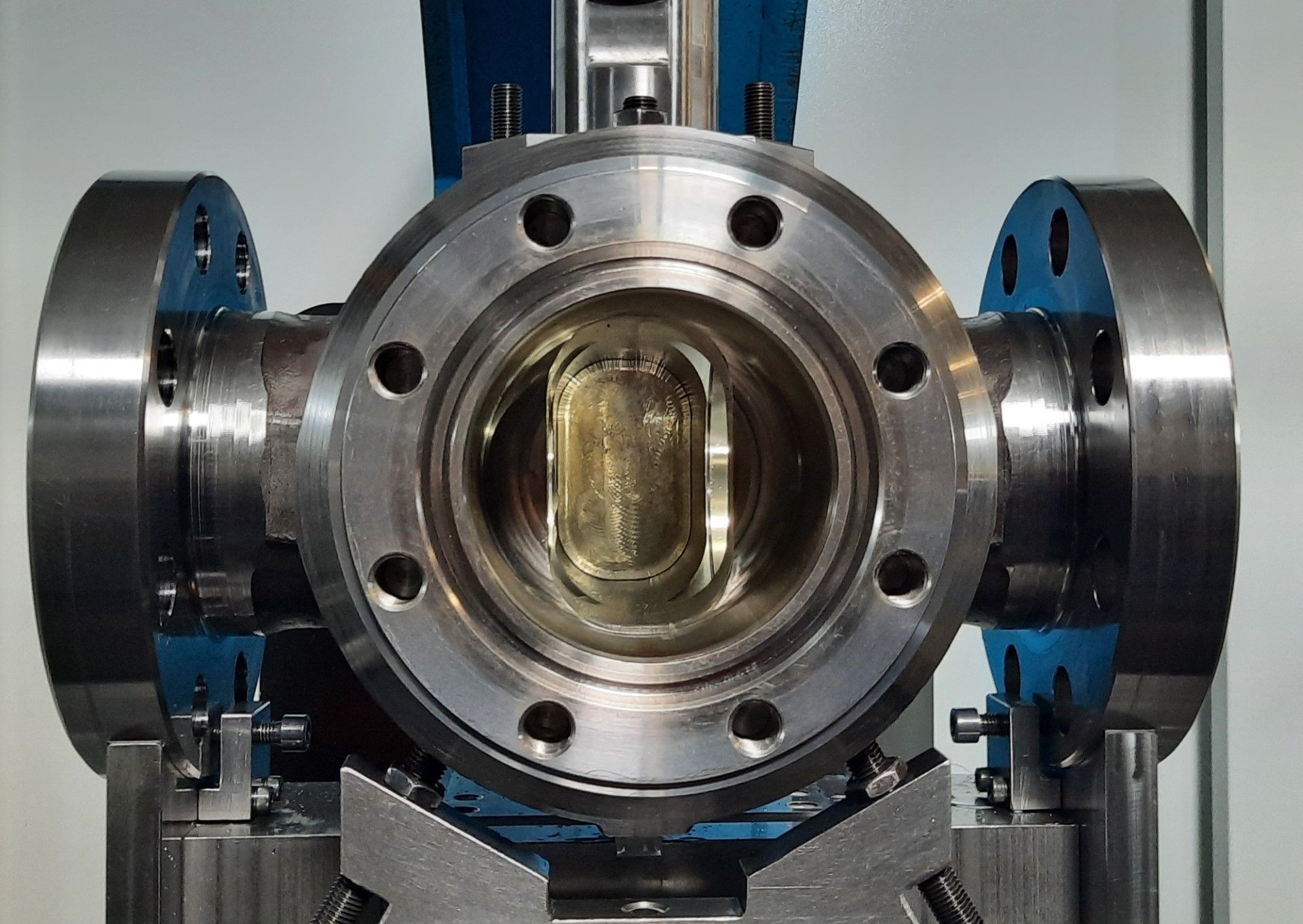 Valve component machining (7)